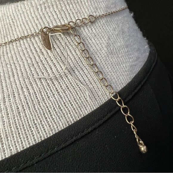 Lia Sophia CORNUCOPIA $78 in catalog
Resin Horn Necklace w/ Green Accents NWT🏷 - Picture 4 of 9